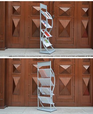 La rivista del metallo delle gomme di H1500mm L480mm quattro, giornali visualizza lo scaffale  Per il deposito di libro, annuncio