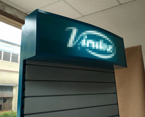 Scaffale di esposizione di profondità 550mm Pegboard di larghezza 1000mm con il logo su ordinazione