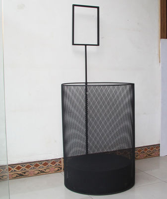 Indietro spolverizzi gli scaffali di esposizione ricoprenti del supermercato, Toy Display Stand