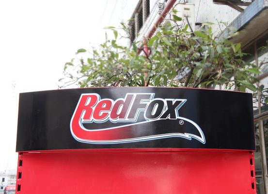 Il TUV rosso luminoso approva lo scaffale Pegboard, deposito dello strumento di Peg Display Rack For Retail